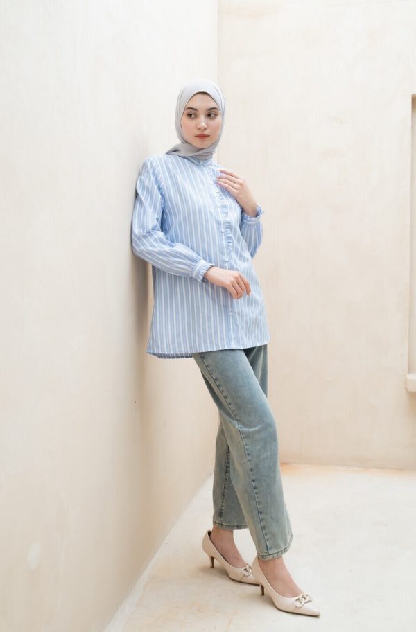 Blus Lyla Della Light Blue - Image 4