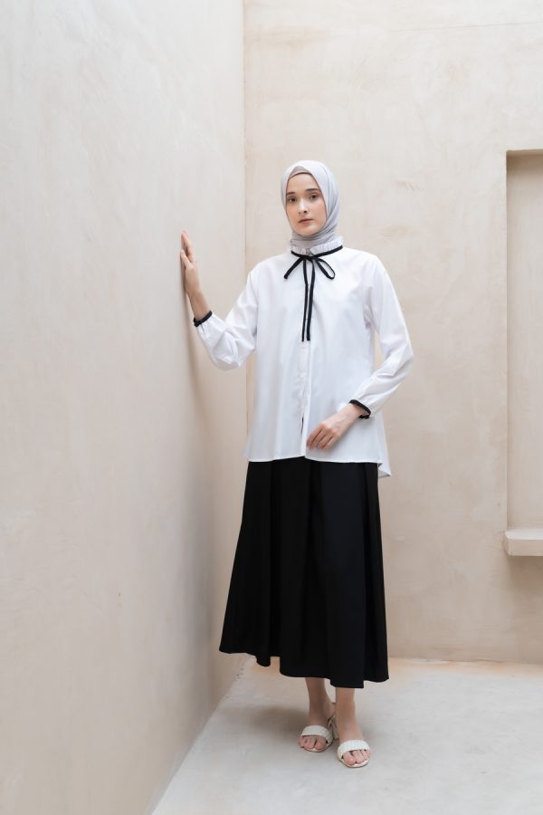 Riva Skirt Alma Hitam - Image 8