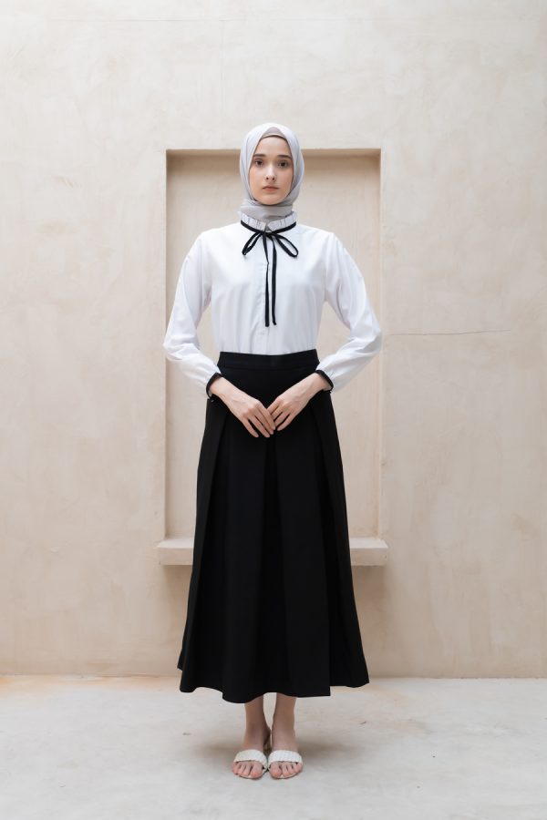 Riva Skirt Alma Hitam - Image 4