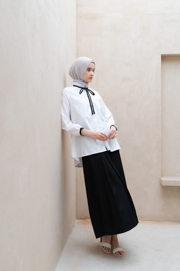 Riva Skirt Alma Hitam - Image 7