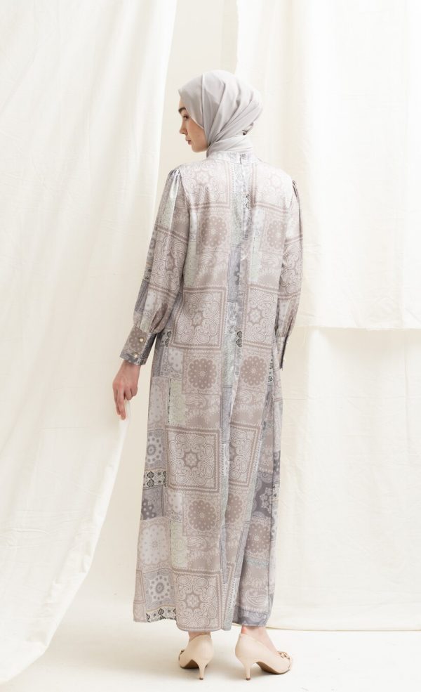 Gamis Lara Diyora Grey Pastel - Image 9