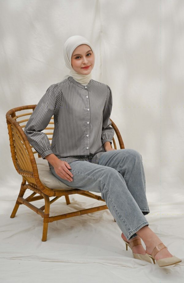 Blus Teana Kaluna Grey - Image 2
