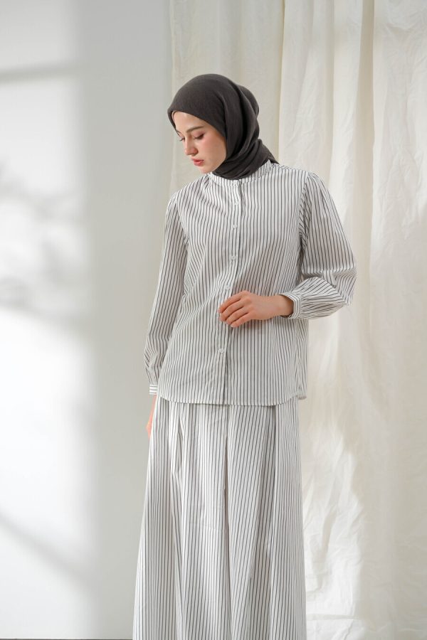 Blus Teana Kaluna White - Image 2