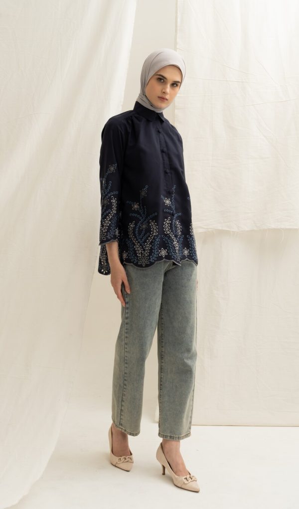 Blus Afiya Navy - Image 3