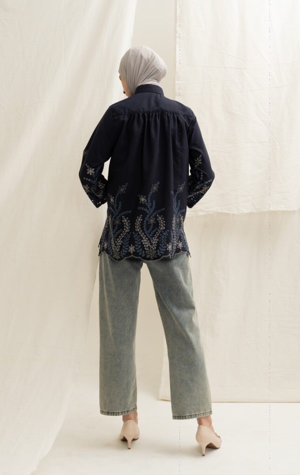 Blus Afiya Navy - Image 9