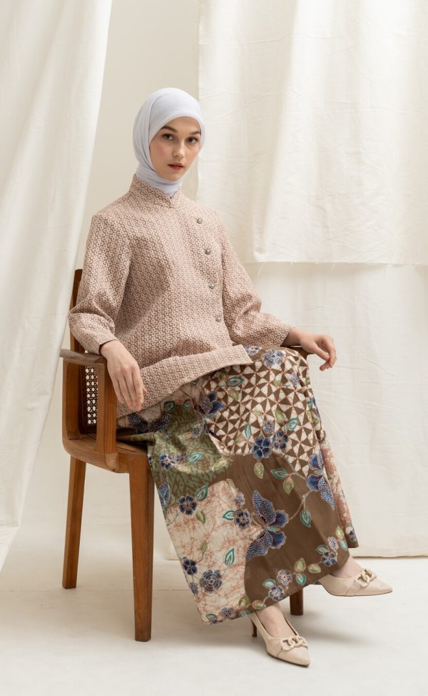 Kebaya Janggan Melati Coklat Muda - Image 4