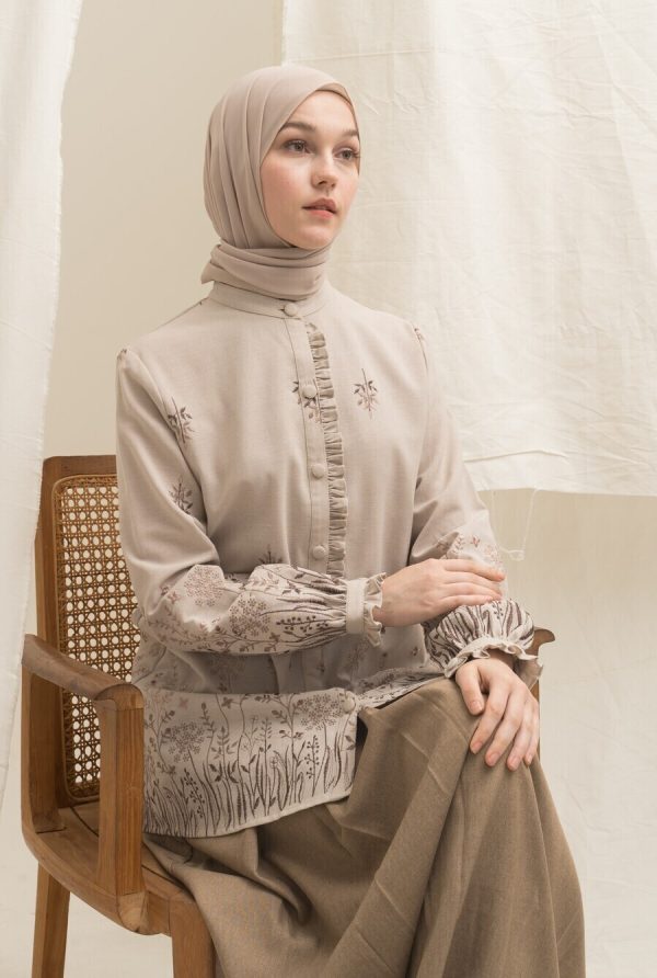 Blus Lyla Savana Latte - Image 3