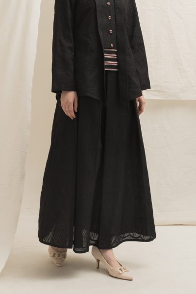 Deena Skirt Ghia Hitam