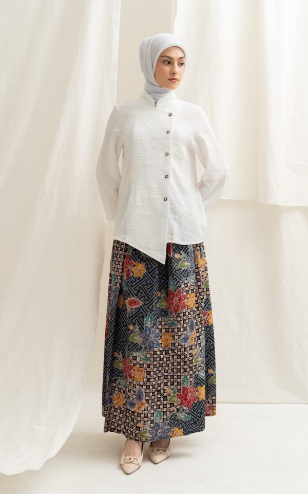 Kebaya Janggan Fia White - Image 5