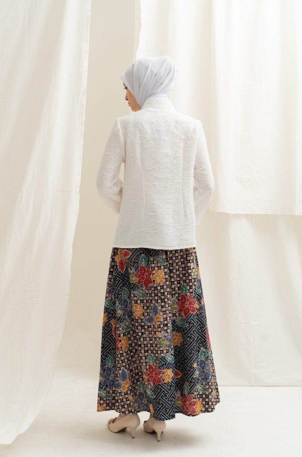 Kebaya Janggan Fia White - Image 3
