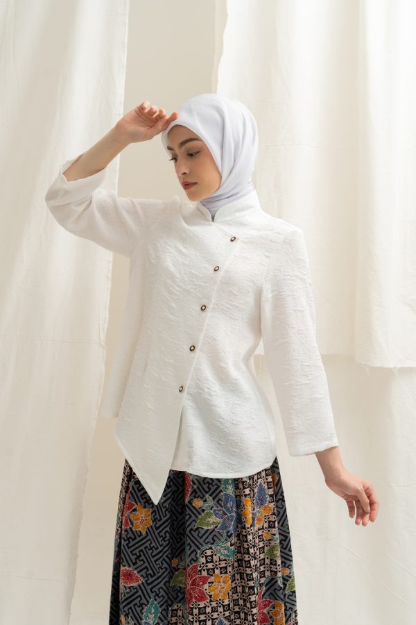 Kebaya Janggan Fia White - Image 9