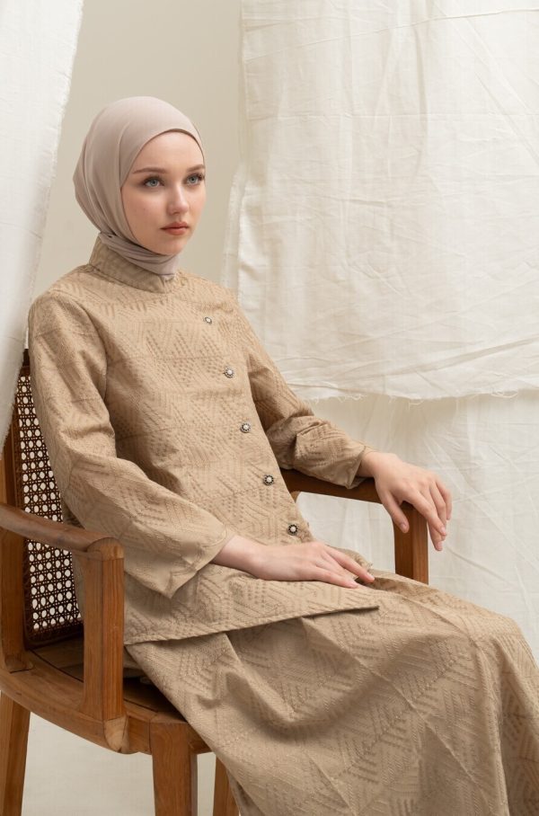 Kebaya Janggan Ghia Cream Big Size - Image 9