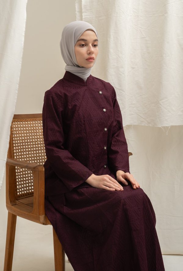 Kebaya Janggan Ghia Marun - Image 4