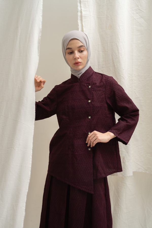 Kebaya Janggan Ghia Marun - Image 5