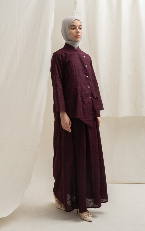Kebaya Janggan Ghia Marun - Image 6