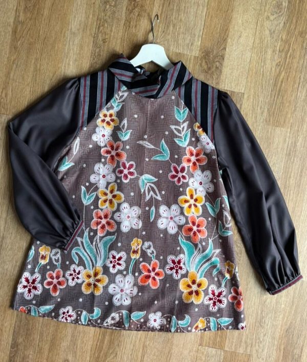 Blus Kira Nilam Grey - Image 2
