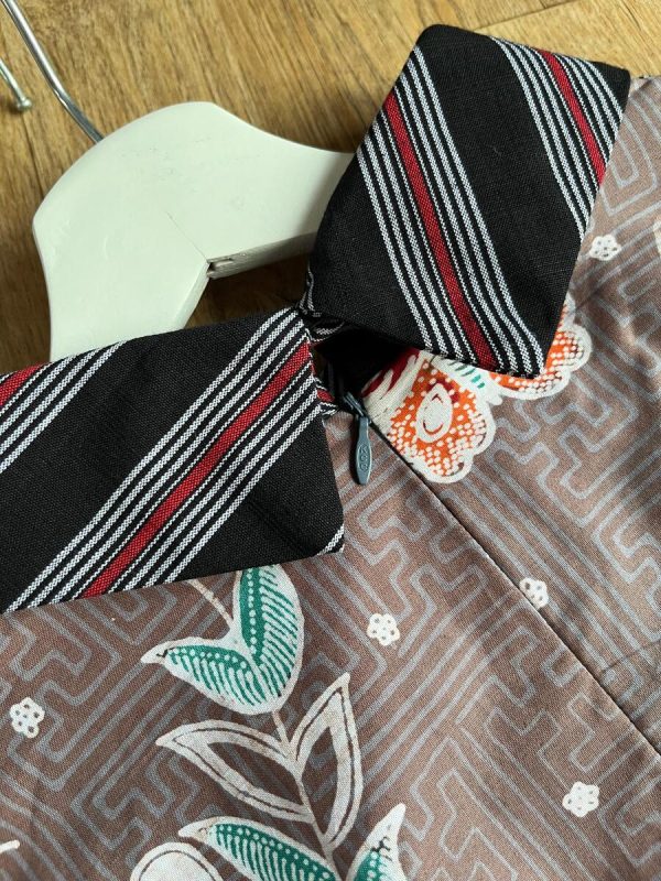 Blus Kira Nilam Grey - Image 5