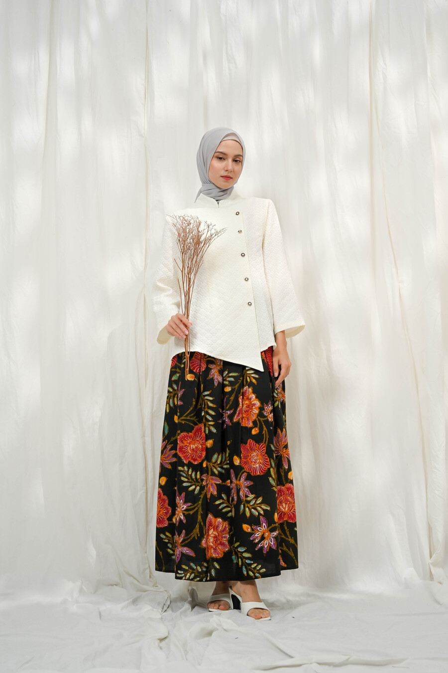 Kebaya Janggan Melati Off White Big Size - Image 13