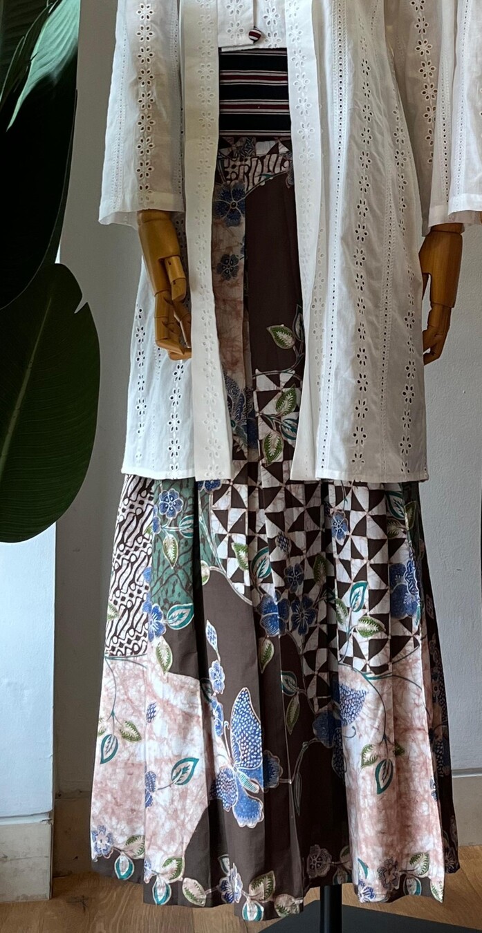 Mitha Skirt Ara - Image 3