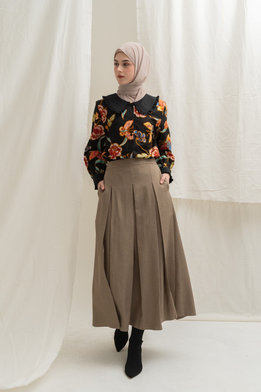 Riva Skirt Alma Ash Brown - Image 6