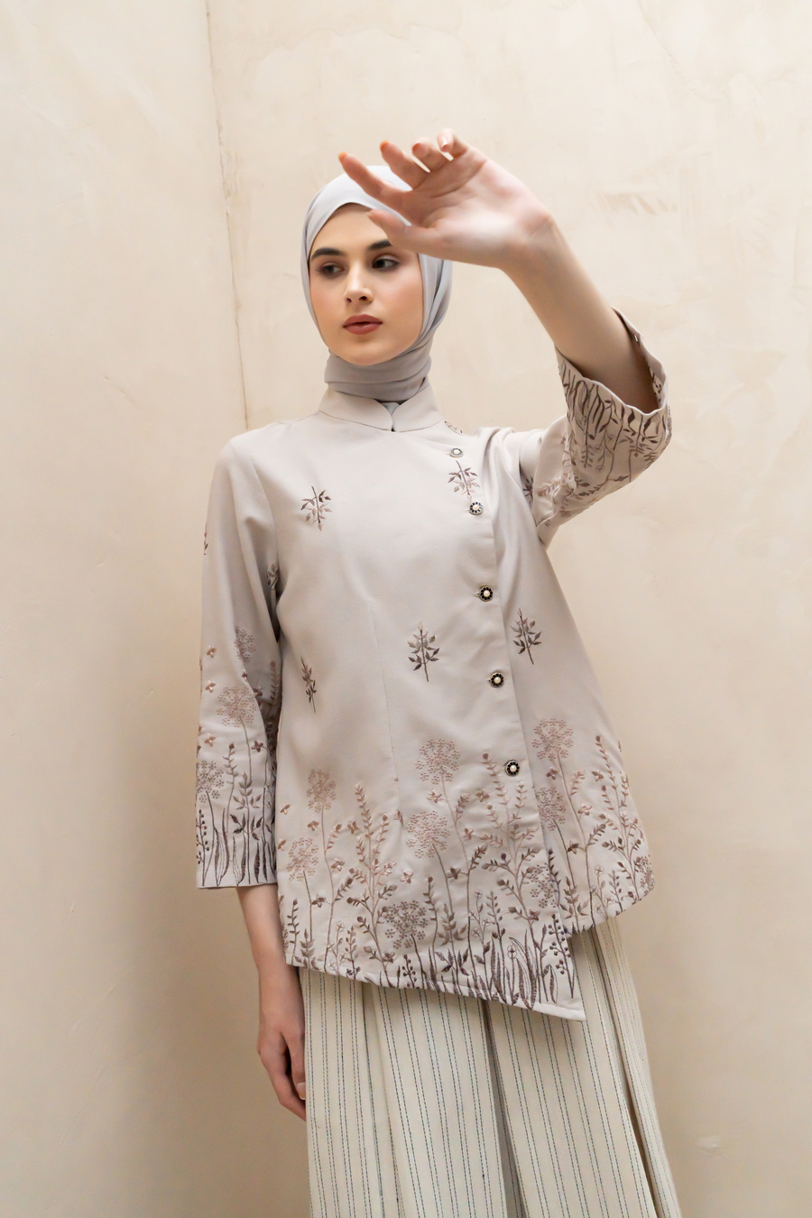 Kebaya Janggan Savana Latte - Image 4