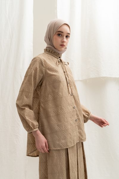 Blus Dayna Ruffle Ghia Cream