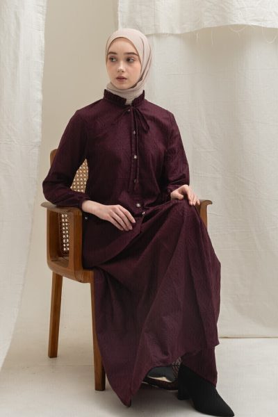 Blus Dayna Ruffle Ghia Marun Big Size