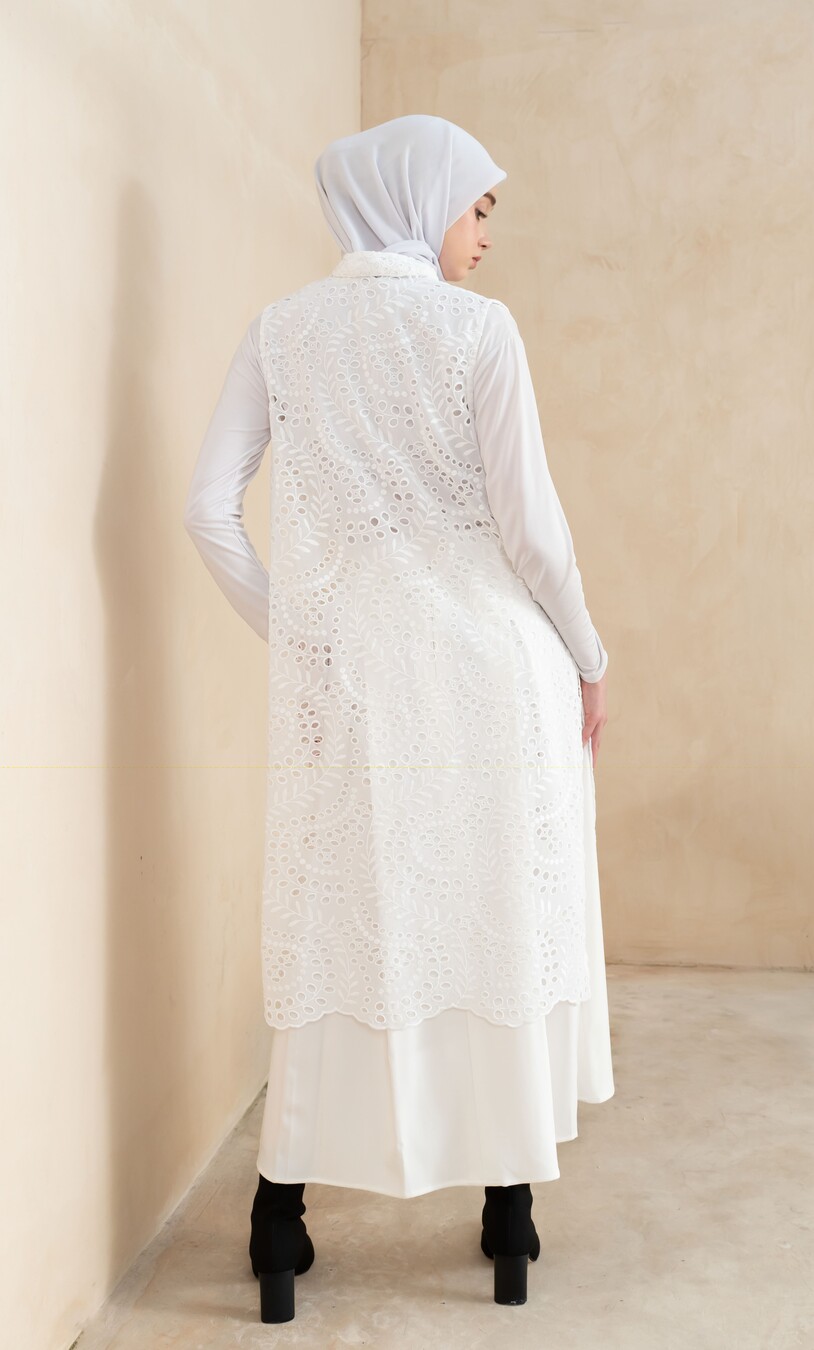 Outer Lysa White - Image 8