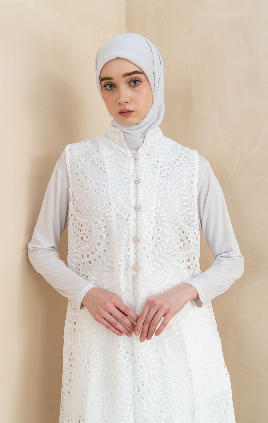 Outer Lysa White - Image 6