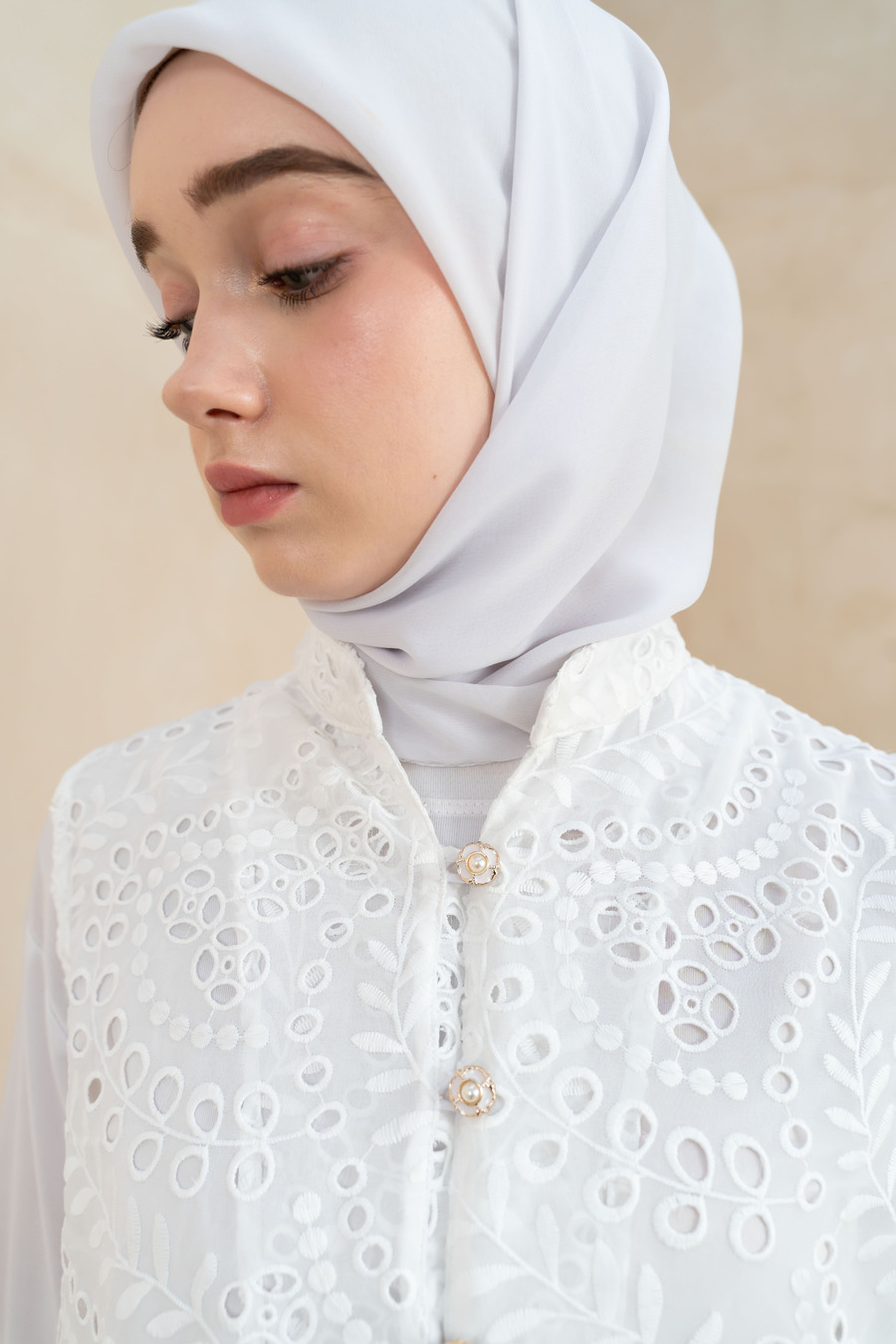 Outer Lysa White - Image 7