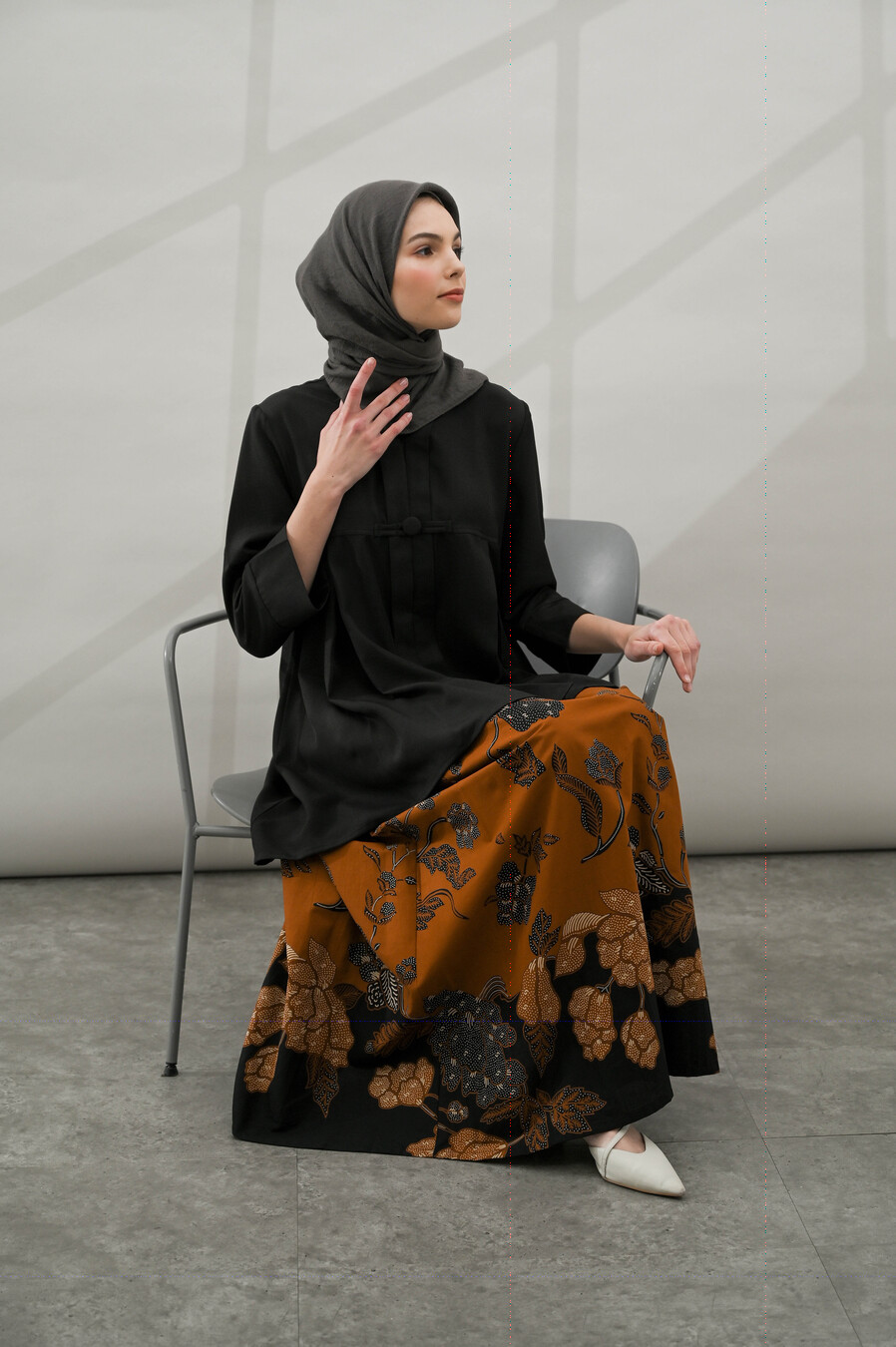 Tunik Kebaya Ghea Hitam (Minor Defect) - Image 2
