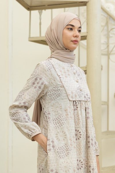 Gamis Miranti Saira Cream - M (Minor Defect)
