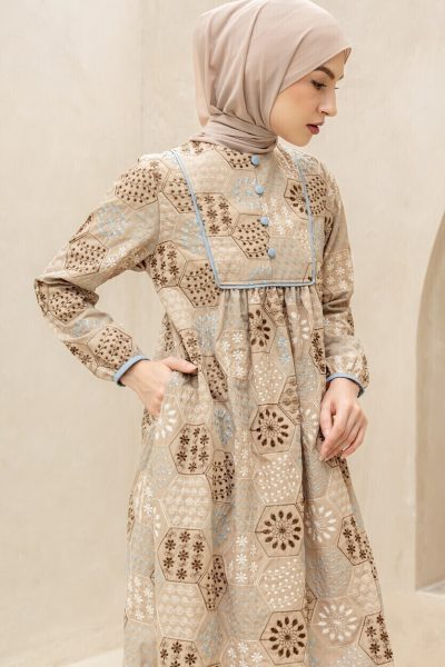 Gamis Miranti Saira Latte - L (Minor Defect)