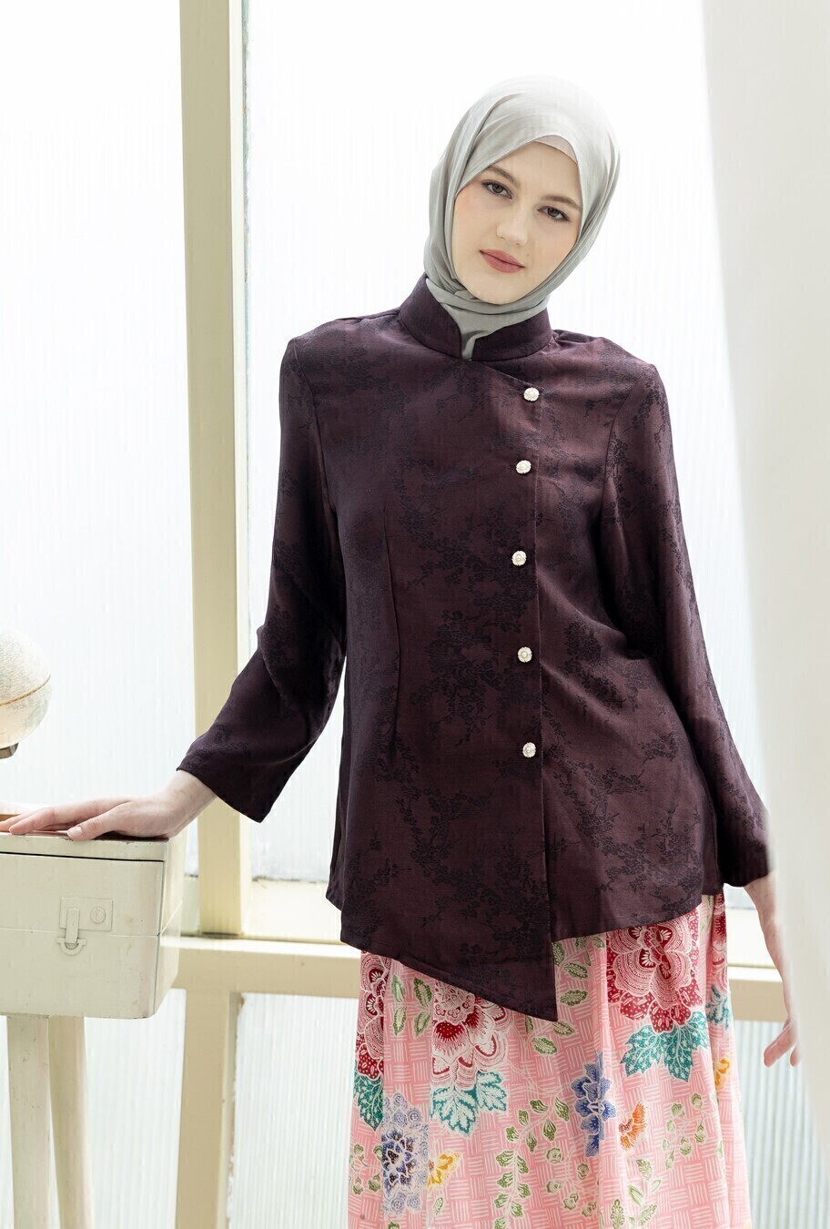 Kebaya Janggan Ayoena Dark Marun - Image 2