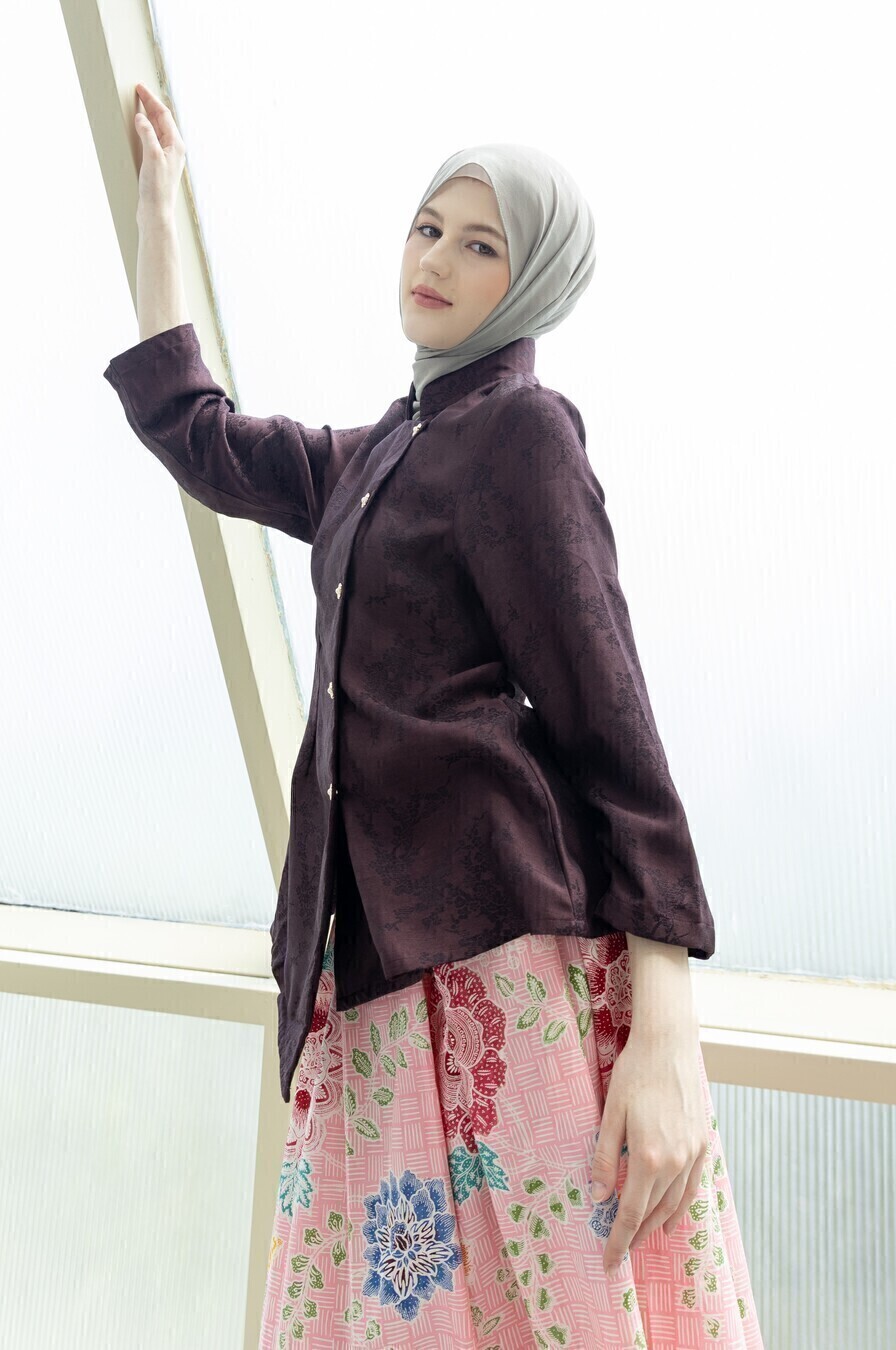 Kebaya Janggan Ayoena Dark Marun - Image 5