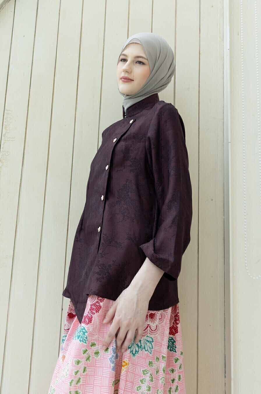 Kebaya Janggan Ayoena Dark Marun - Image 4