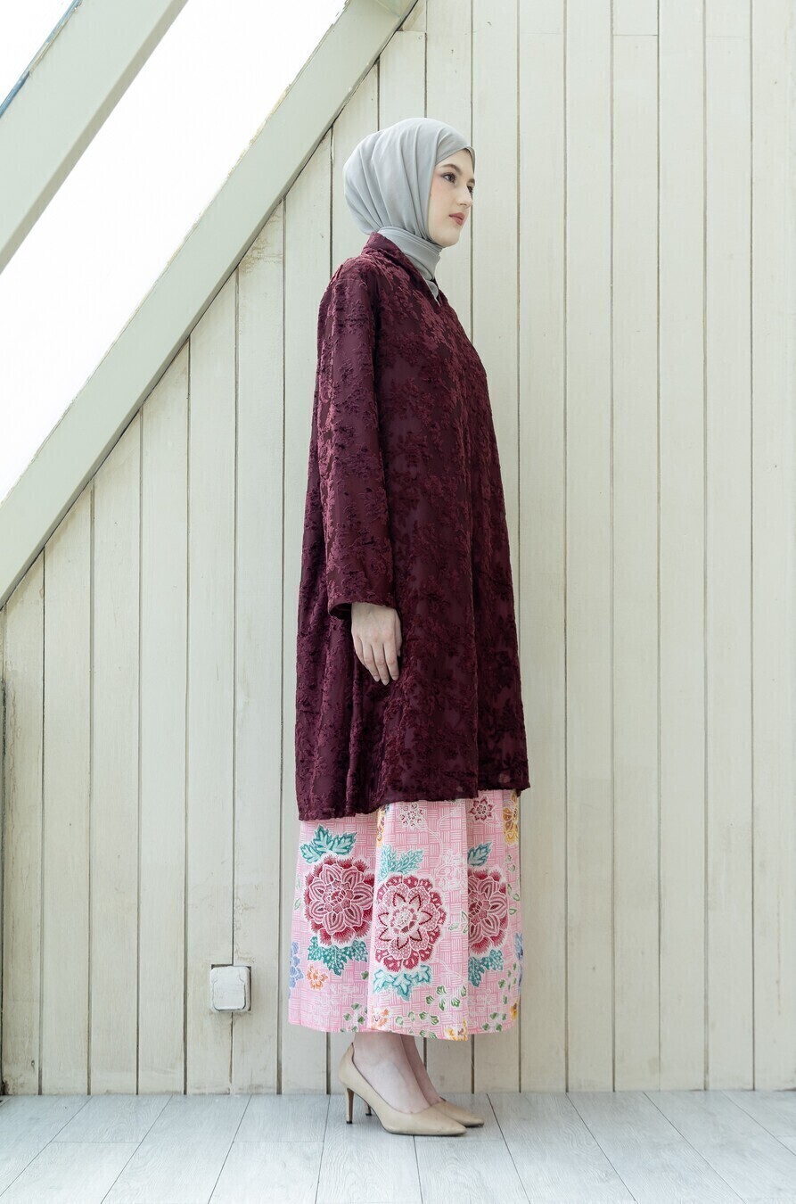 Yeeza Skirt Batari Pink - Image 5