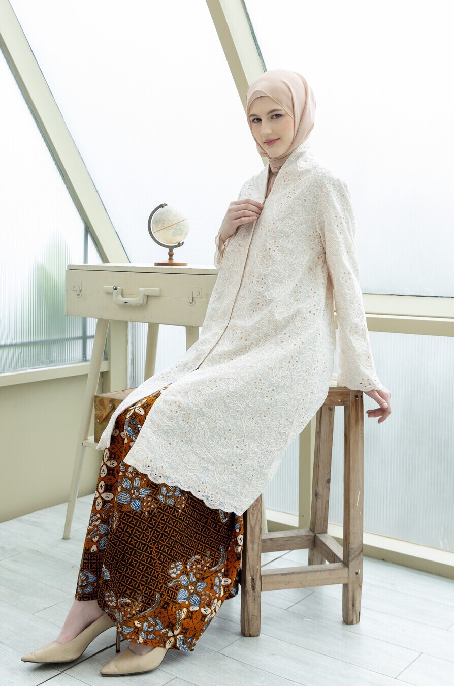 Yeeza Skirt Vikka - Image 4