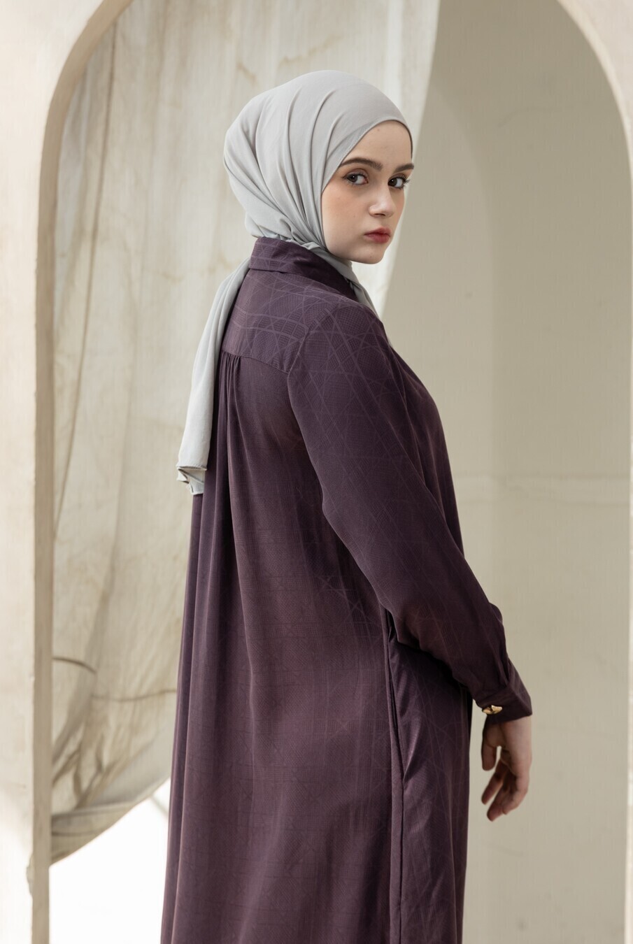 Abaya Afiya Mazza Deep Marun - Image 5