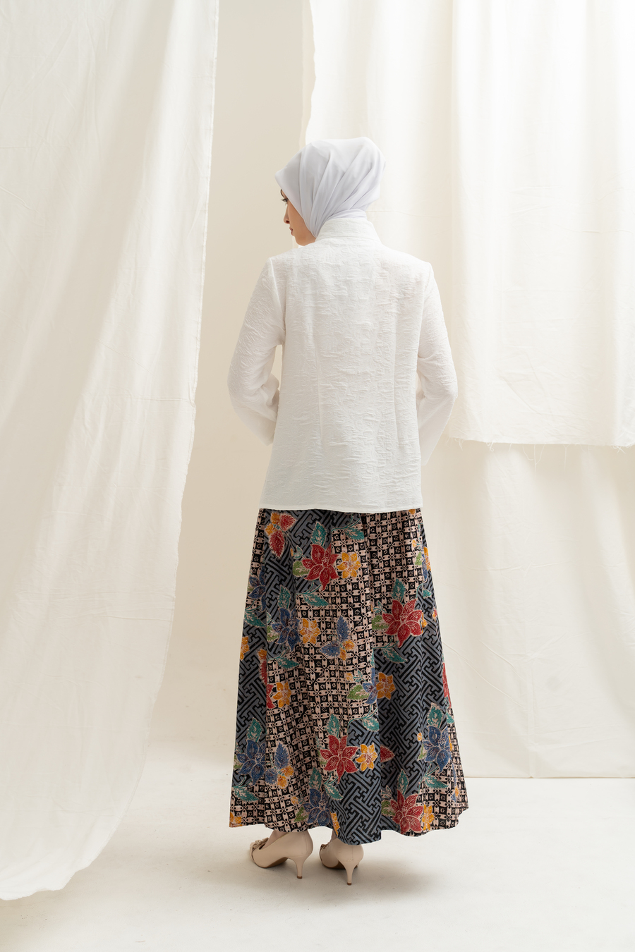 Yeeza Skirt Arum Hitam - Image 6