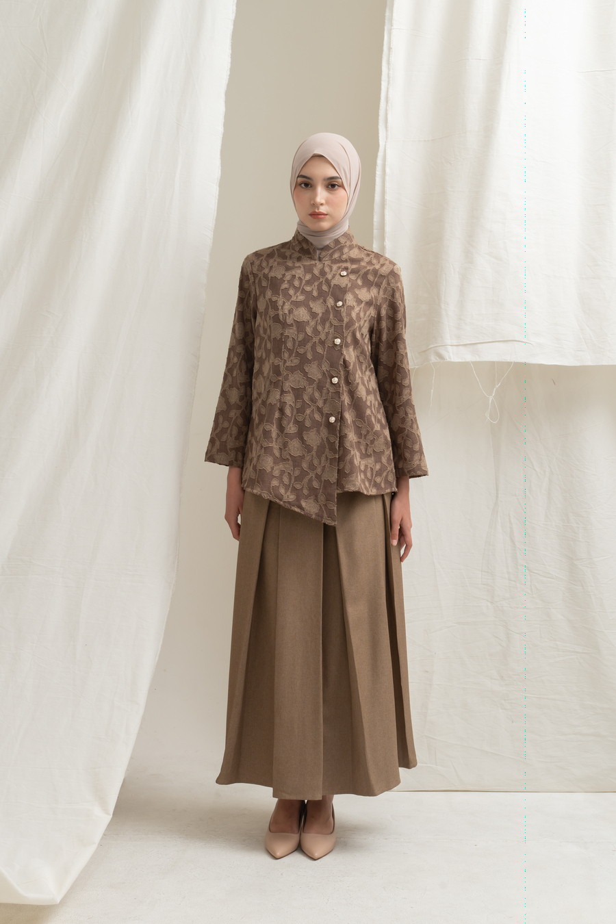 Kebaya Janggan Xavia Choco - Image 2