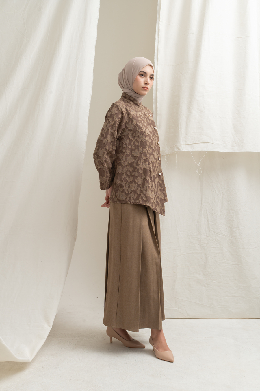 Kebaya Janggan Xavia Choco - Image 4