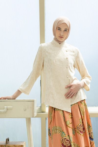 Kebaya Janggan Xavia Vanilla Cream Big Size