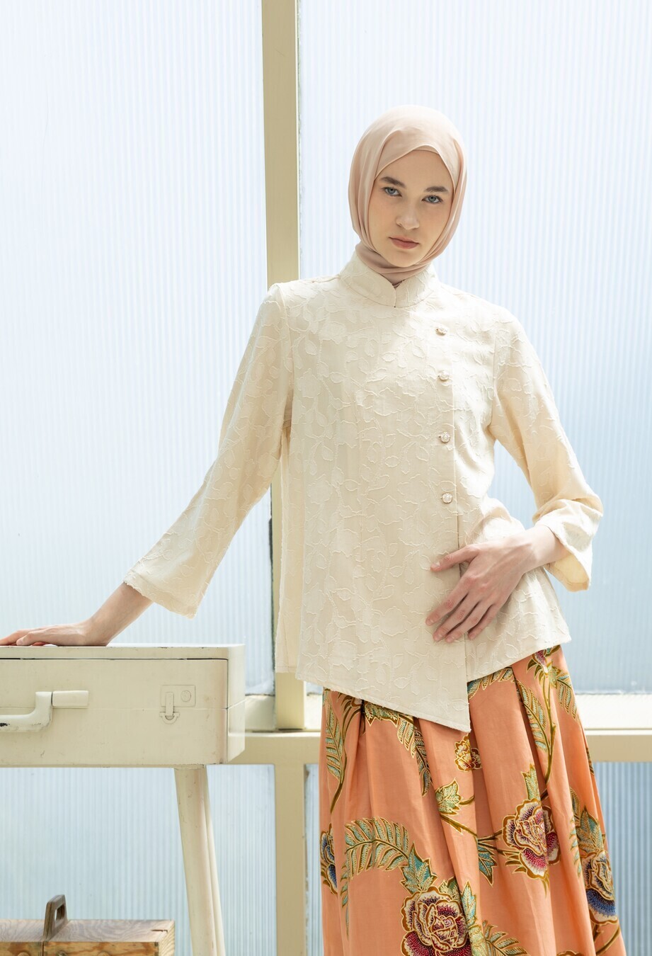 Kebaya Janggan Xavia Vanilla Cream Big Size
