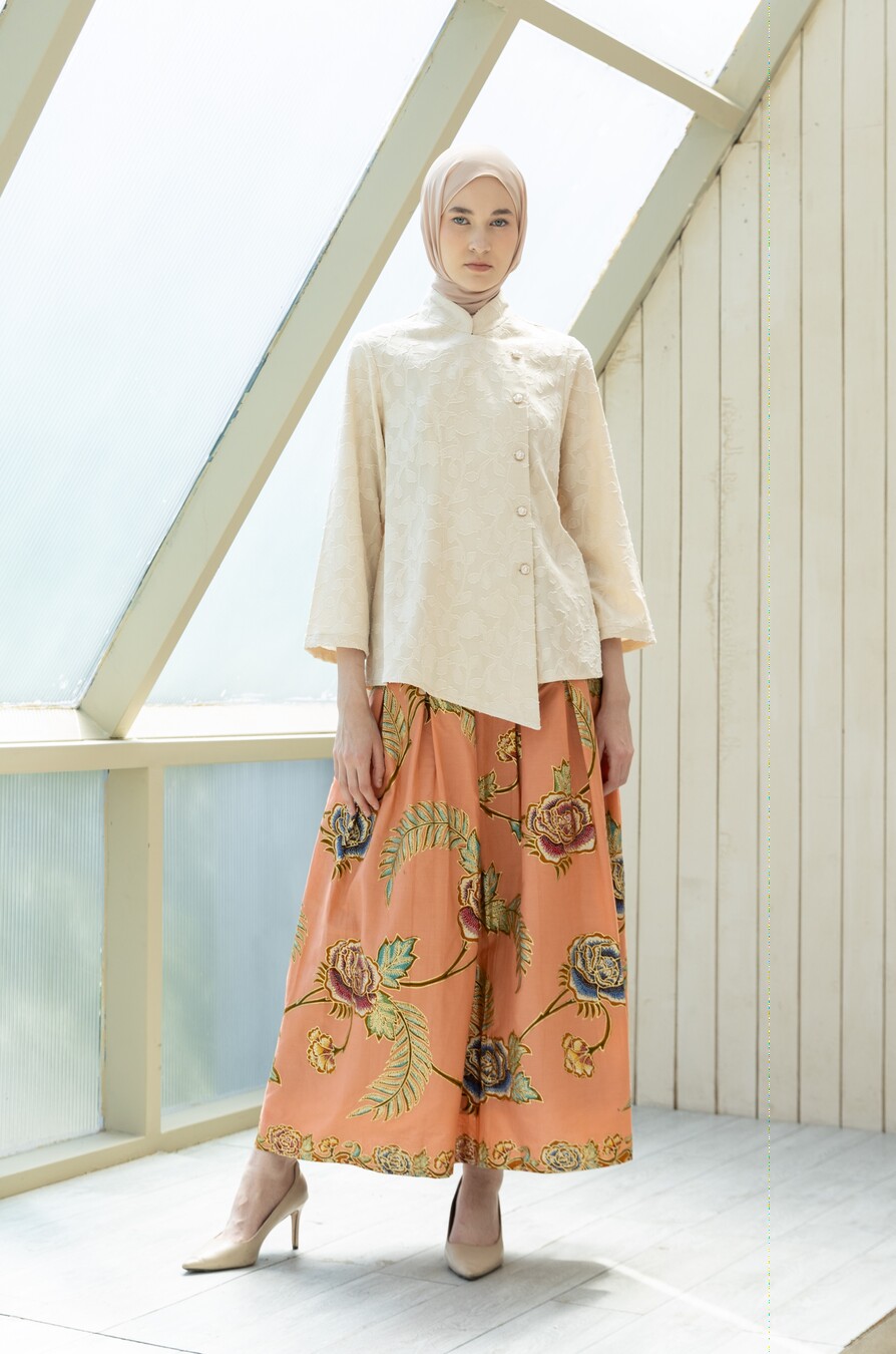 Kebaya Janggan Xavia Vanilla Cream Big Size - Image 7