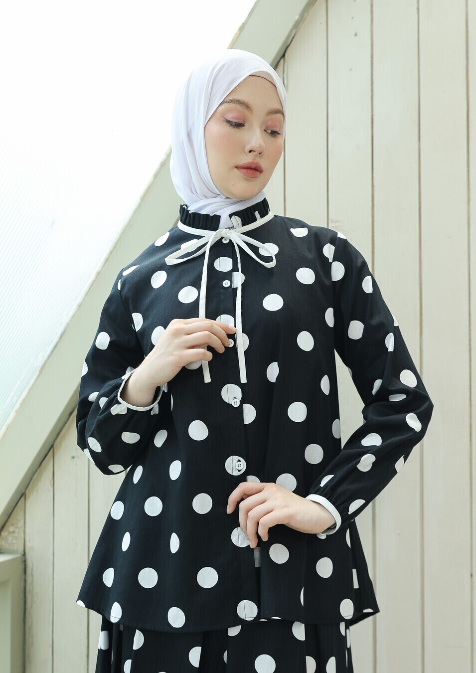 Blus Dayna Thiya Black
