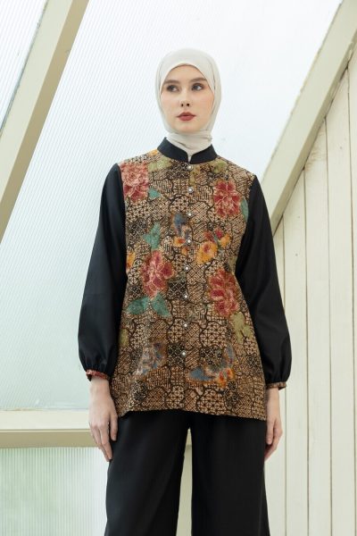 Blus Mayya Mona