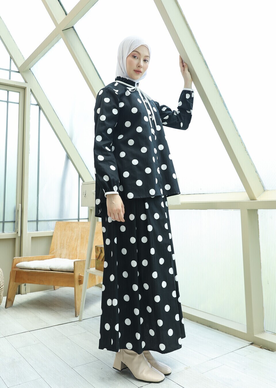 Yeeza Skirt Thiya Black - Image 4