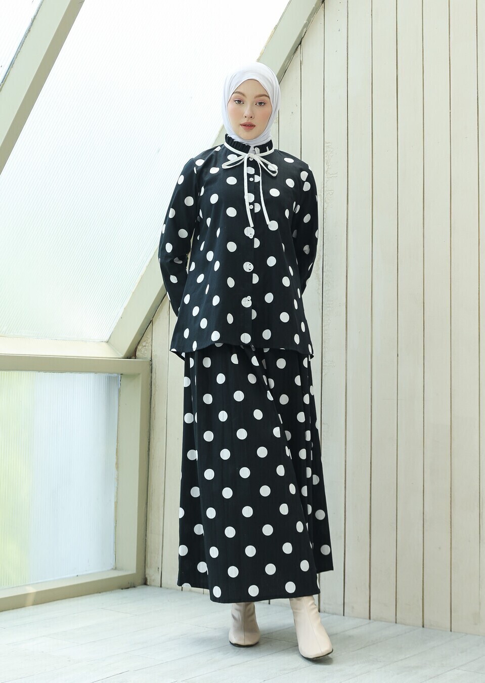 Yeeza Skirt Thiya Black - Image 3