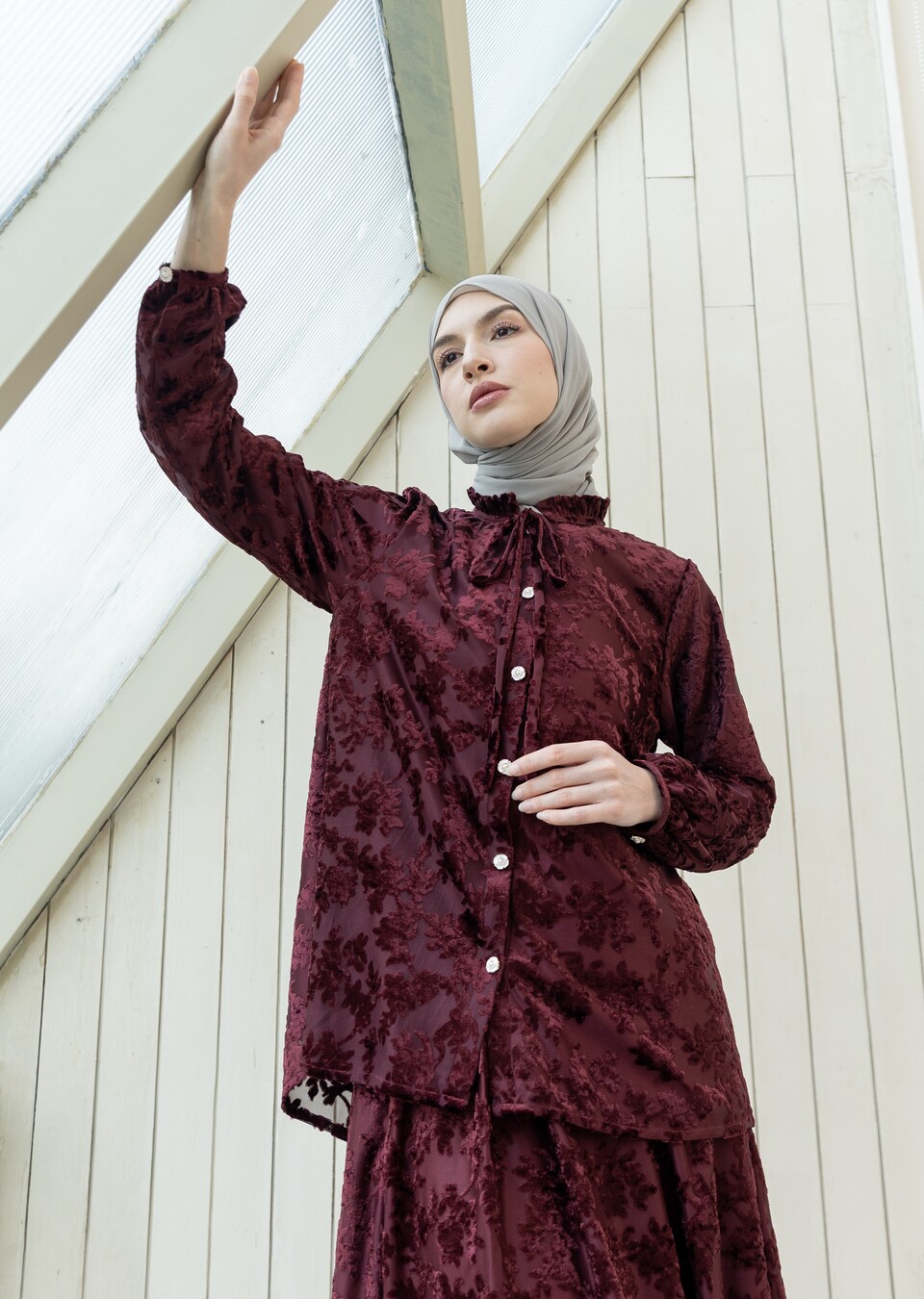 Blus Dayna Ruffle Hanna Marun Big Size - Image 11